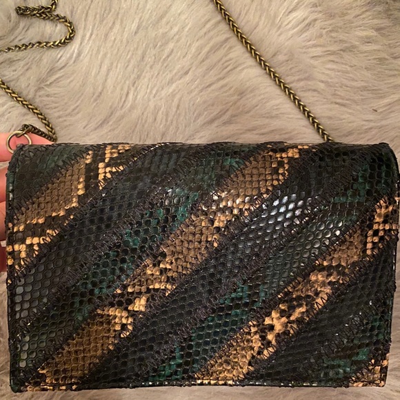 Multi Snake chain Cross Body Bag - Picture 6 of 8